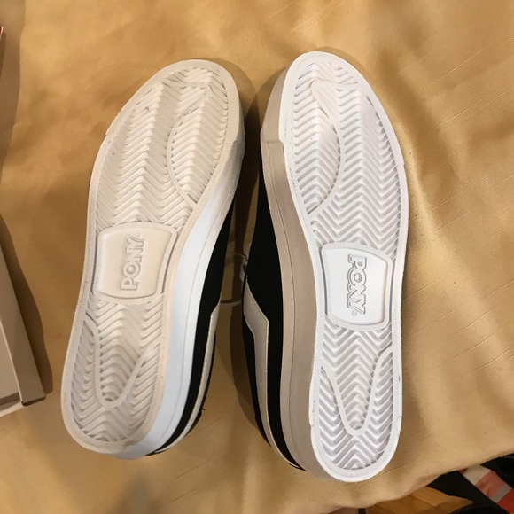 PRIVATELY SOLD!!! Pony Top Star women canvas Black / White size 8. - Picture 6 of 7